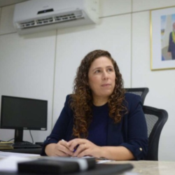 ESTHER DWECK: ‘A REFORMA ADMINISTRATIVA QUE ESTÁ NO CONGRESSO É PUNITIVA’