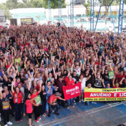 Professores de Fortaleza aprovam estado de greve pelo reajuste de 10,09%