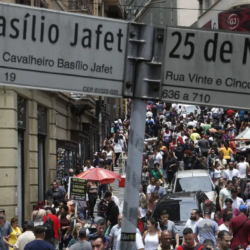 Governo adia por 3 meses portaria sobre trabalho aos feriados