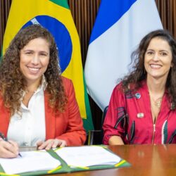 Brasil e França assinam acordo para inovação no serviço público