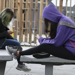 Educadores apoiam possível restrição ao uso de celulares nas escolas