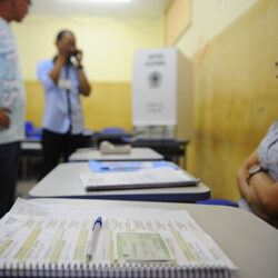 É lei: empresas têm de liberar trabalhadores para votar no dia das eleições