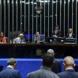 Senado aprova PEC do corte de gastos e restrição do PIS/Pasep