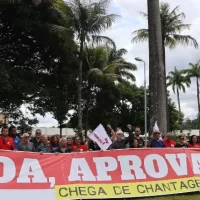 Em protesto, servidores organizam a Semana de Mobilização pela aprovação da LOA e cumprimento dos acordos