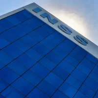 Governo notifica potenciais vítimas da fraude de descontos nesta terça (13) por meio do app Meu INSS; saiba como baixar