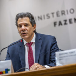 Recuo sobre cobrança do IOF foi decisão técnica, afirma Haddad
