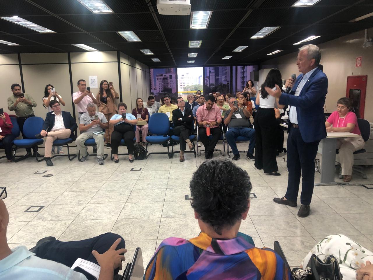 Fórum em Defesa do Serviço Público Ceará em diálogo com deputado André Figueiredo