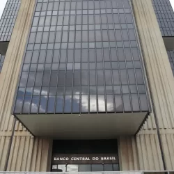 Bancos Centrais do Brasil e da China assinam acordo de troca de moedas