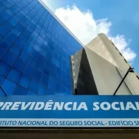 INSS abre apuração interna contra 12 entidades investigadas por fraude