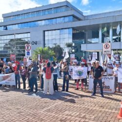 Servidores do Judiciário protestam em frente ao CNJ por democratização e valorização
