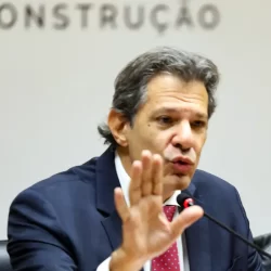 Brasil não sairá da mesa de negociação com EUA, diz Haddad