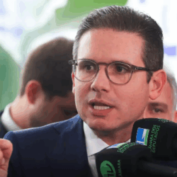 Hugo Motta anuncia Reforma Administrativa como prioridade para o segundo semestre