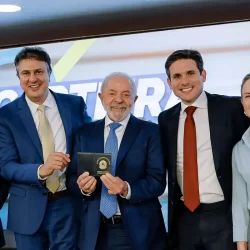 Lula sanciona lei que cria Carteira Nacional do Professor