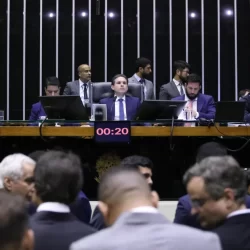 Em votação conturbada, Câmara aprova PL Antifacção e extrema direita sai fortalecida