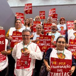 Servidores realizam tarde de mobilização no Palácio da Justiça pela equiparação das tabelas