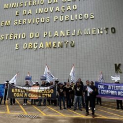 Unacon Sindical realiza ato em frente ao MGI e cobra cumprimento do Acordo 41/2024