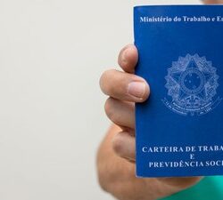 Jornada menor divide Congresso e governo