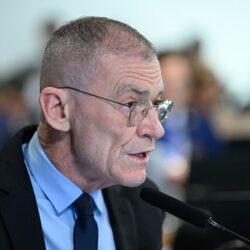 Jornada de enfermagem de 36 horas avança no Senado e segue para o Plenário