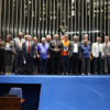 Sessão solene no Senado homenageia o Dia do Trabalhador e destaca desafios da pauta trabalhista e previdenciária
