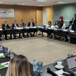Em reunião do Fonacate, Unacon debate projetos de regulamentação da negociação coletiva e de pagamento de adicional de tempo de serviço