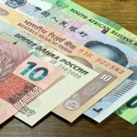 Brasil tenta negociar acordo tarifário para evitar sobretaxa de 25% dos EUA