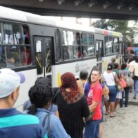 Quem acorda cedo para o Brasil?, por Marcos Verlaine