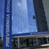 Fila do INSS cai ao menor nível em 21 meses, com 1,8 milhão de pedidos