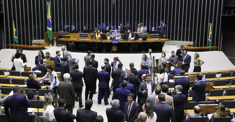 Serviço Público é Investimento: Servidores pressionam Congresso  para derrubar travas do PLDO 2027