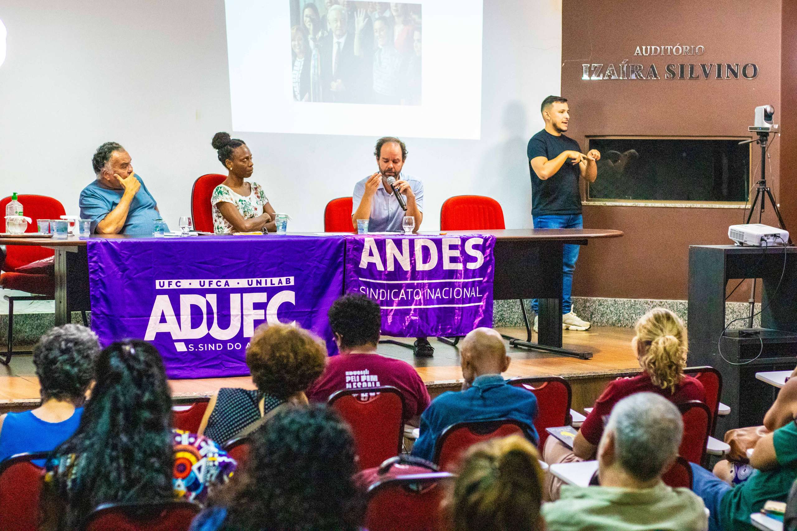 FORMAÇÃO POLÍTICA — Futebol, política, América Latina e avanço do conservadorismo são debatidos na 3ª noite do Seminário “Conhecimentos para um projeto de Brasil Anticapitalista”