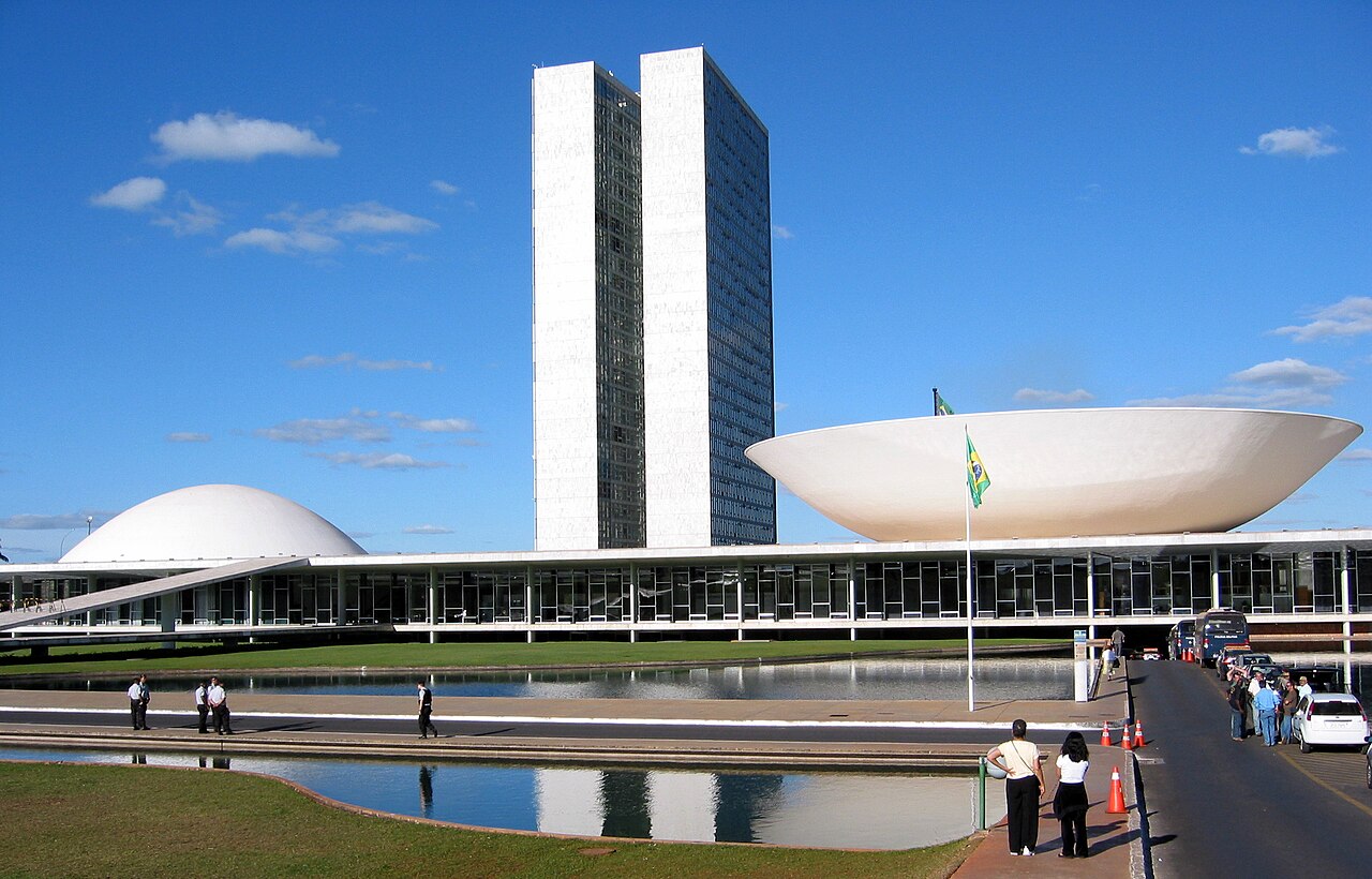 Fim da 6×1 pode avançar no Senado, mas empresariado e oposição tentam empurrar votação para depois das eleições
