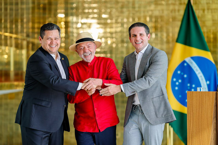 Lula, Motta e Alcolumbre destravam fim da escala 6×1 antes das eleições