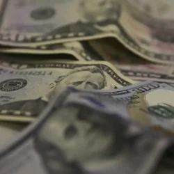 Brasil e EUA retomam negociação após tarifaços de 25% e 12,5%