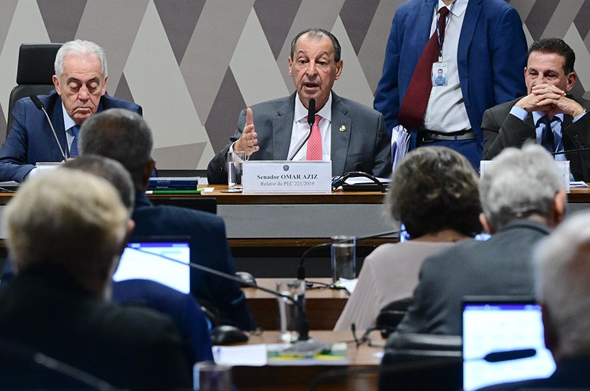 CCJ aprova fim da escala 6×1. Veja quem votou contra