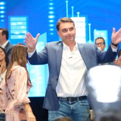 Flávio discute com empresários plano para elevar idade de aposentadoria e rever Bolsa Família
