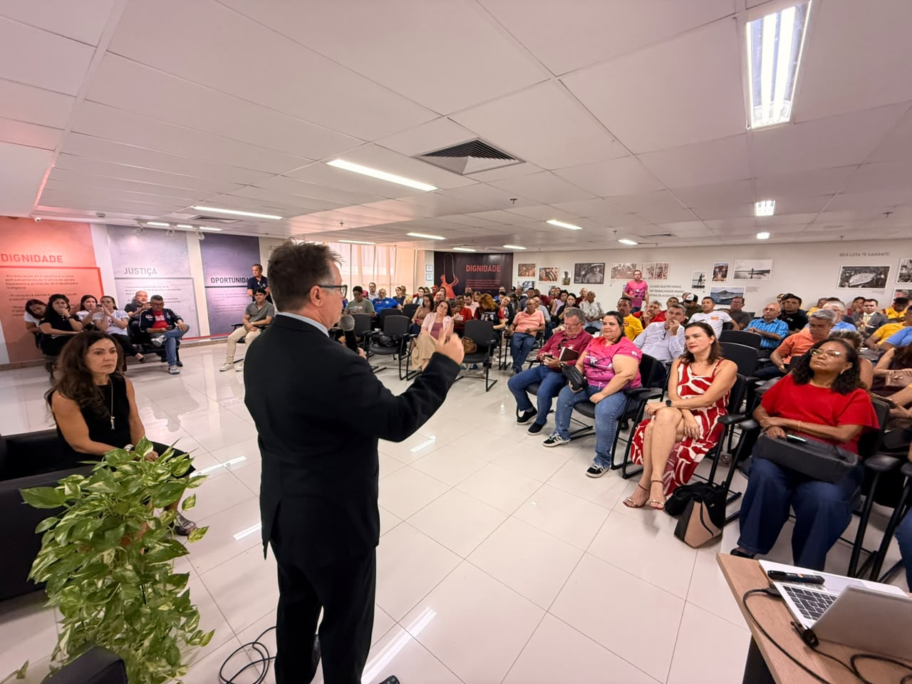 SindJustiça Ceará participa de encontro no MPT-CE que debate memória sindical, igualdade e direitos trabalhistas