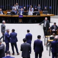 Câmara aprova MP 1375 com emenda do SINAL que assegura nível superior para Técnicos